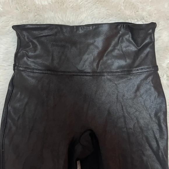 SPANX Faux Leather Leggings size small petite - Picture 4 of 8